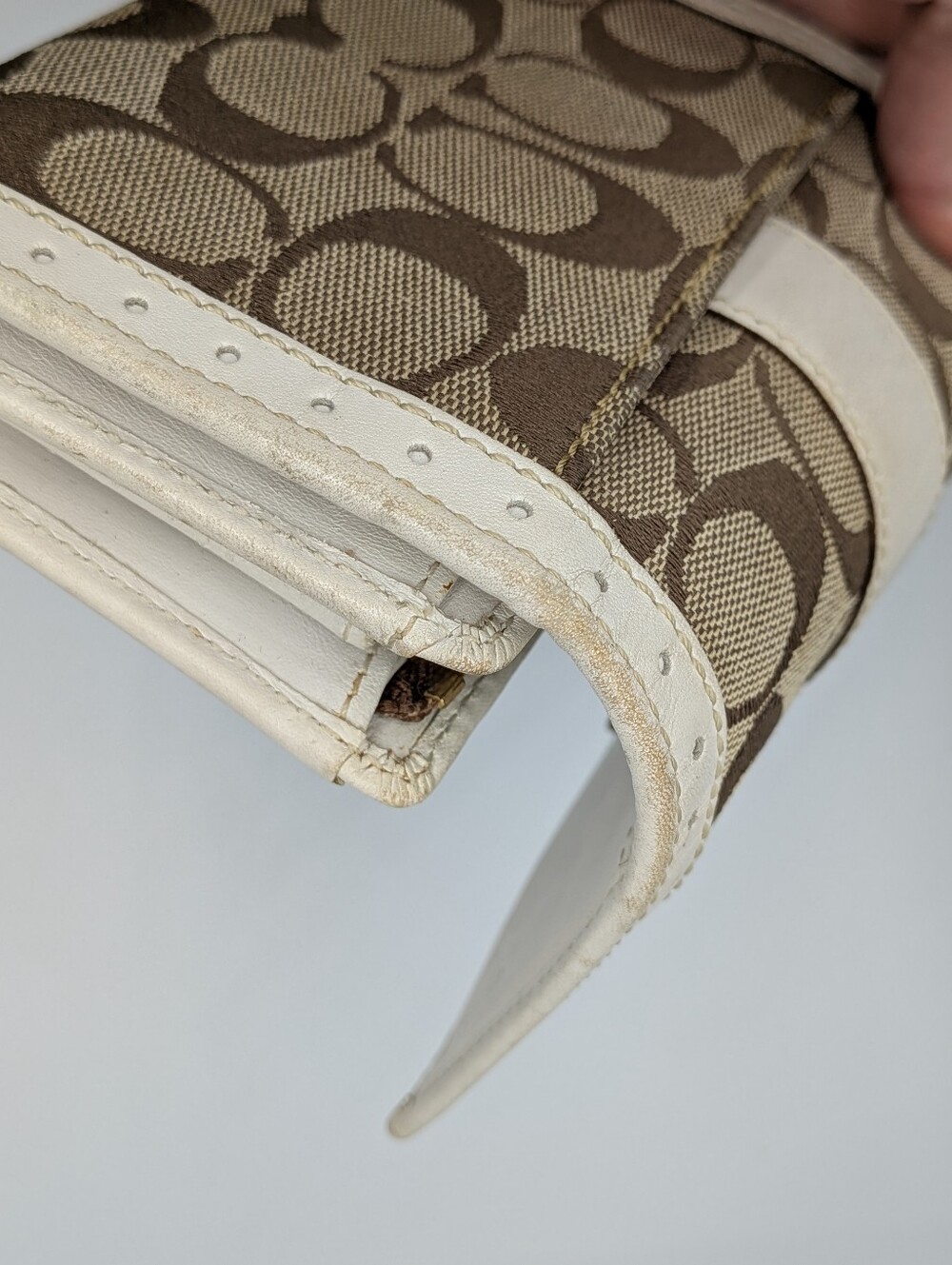 Coach Signature Wallet Khaki Canvas White Perforated Leather Trim Zip Folding - Picture 8 of 16